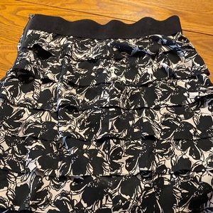 Alfani cream and black ruffled skirt